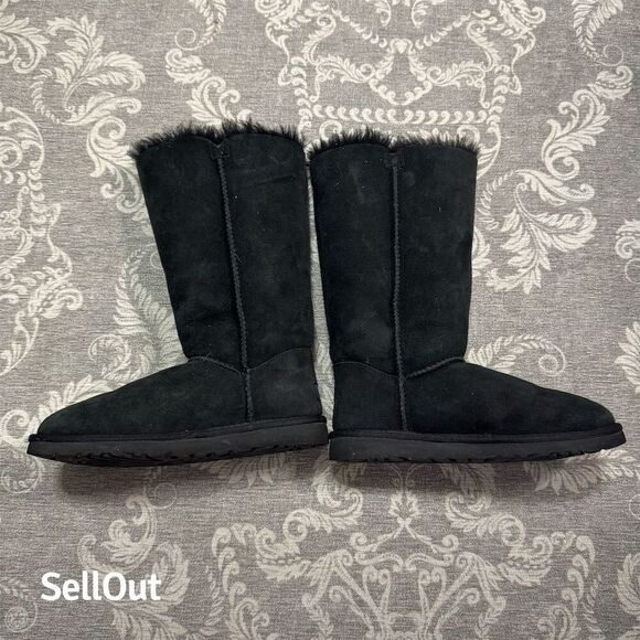 UGG Women's Bailey Button Triplet II Black Boots Size 6 Standard - Picture 2 of 10